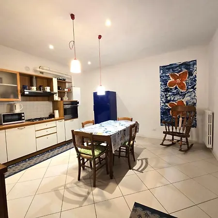 Apartment Rose House With Private Garden