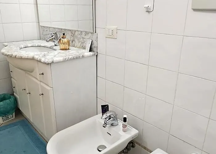 Rose House With Private Garden