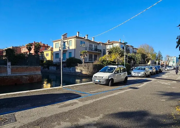 Rose House With Private Garden Apartamento Lido di Venezia